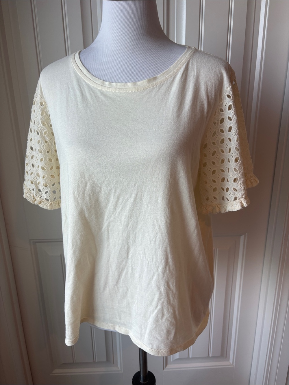 Women's Cream Eyelet Short Sleeve Tee by